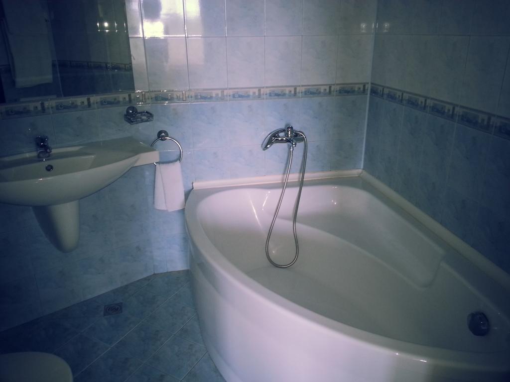 Boliari Hotel Veliko Tarnovo Quarto foto